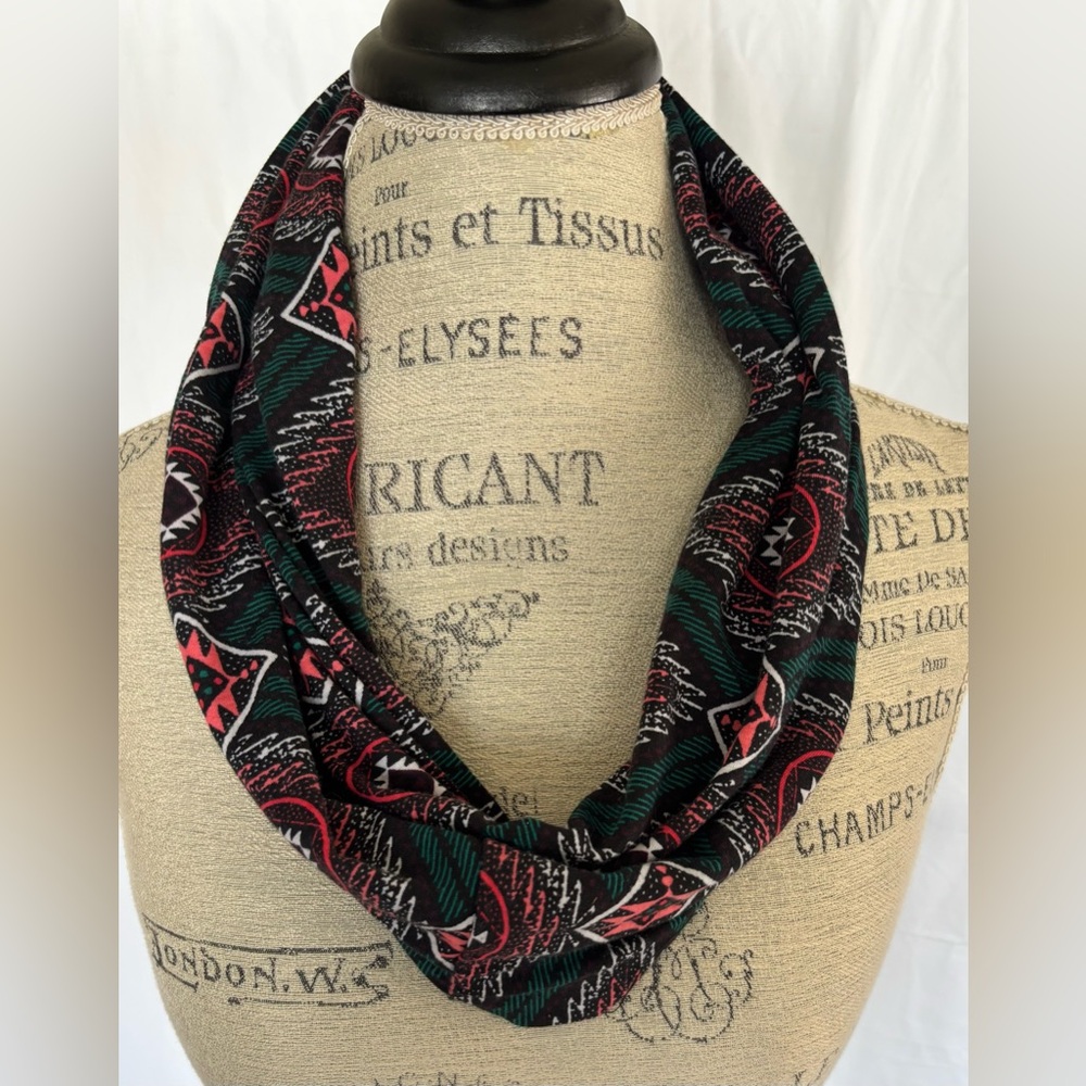 Women’s Aztec/Boho infinity scarf in multi color abstract Sz OS